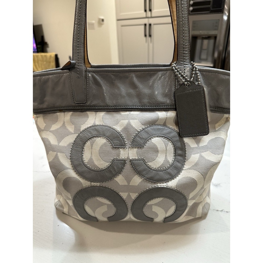 Coach Audrey Purse 17035 Op Art Signature Grey & White Tote